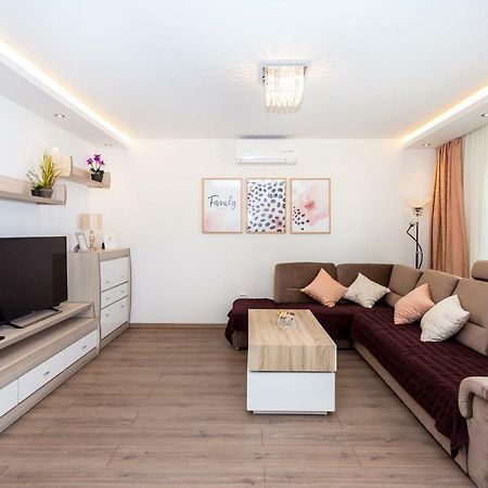 Apartments Iva Brstilo Omiš Dış mekan fotoğraf